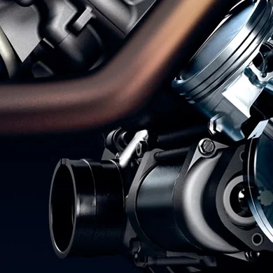 Turbo motoru ve turbo bileşenleri yakın çekim